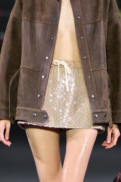 Peplum skirt with sequins